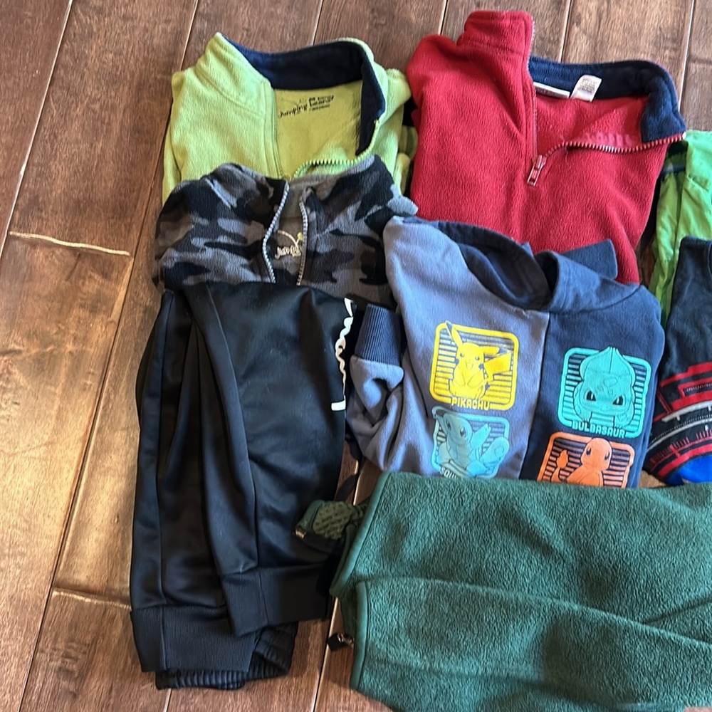 Boys 5/6 bundle - Picture 2 of 3